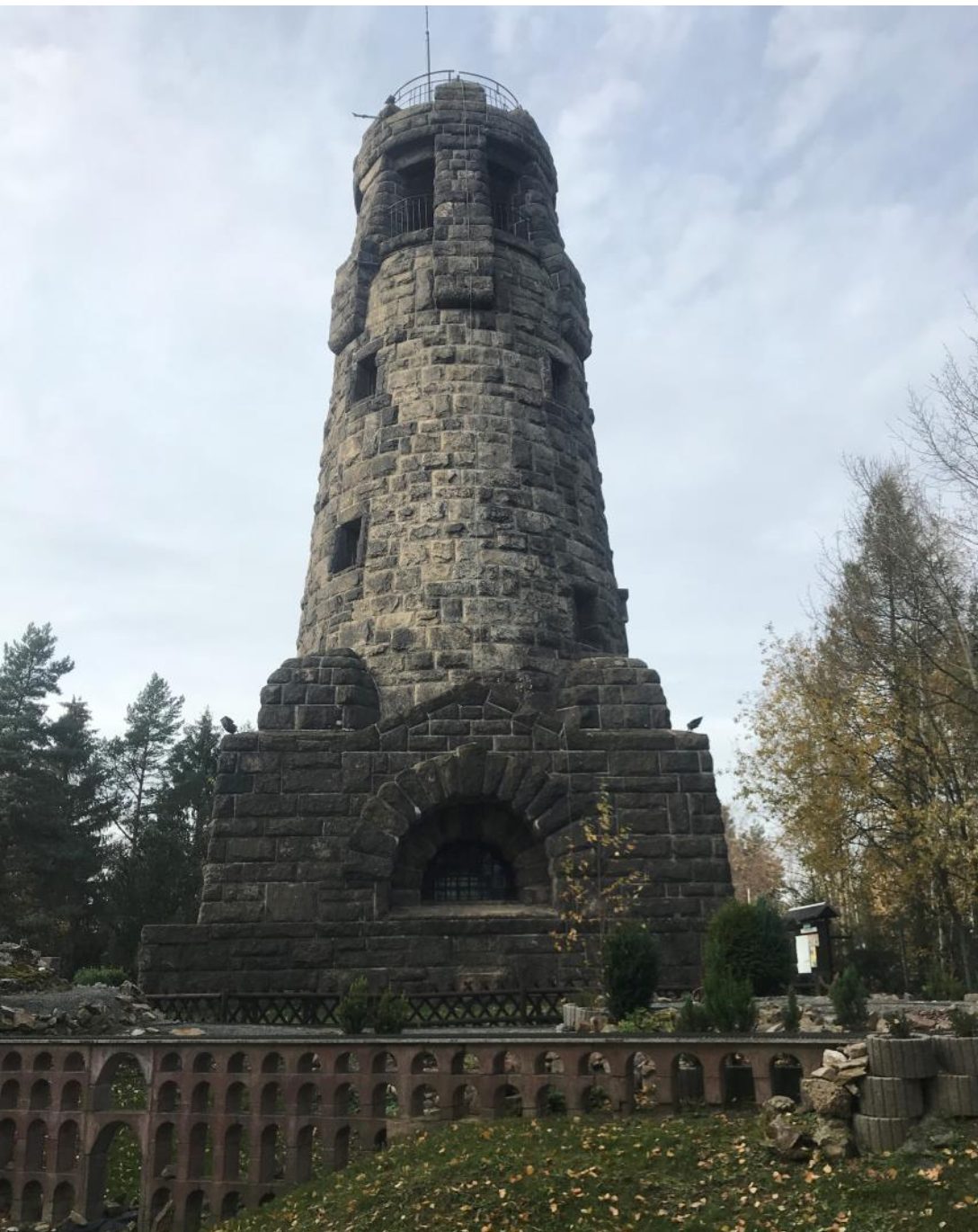 Schloss Netzschkau und Aussichtsturm Kuhberg — Bild 3
